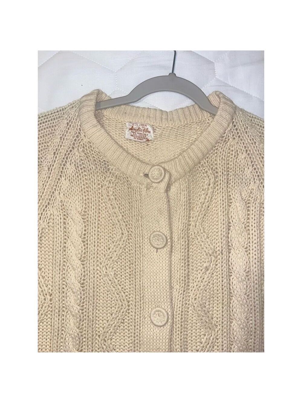Virgin Acrylic Fiber sweater made in Korea crochet buttons size medium cream - Picture 2 of 11